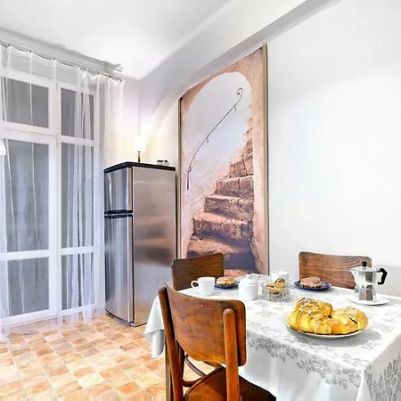 Lejlighed Luxury Retro Apartment, Center, Wifi *